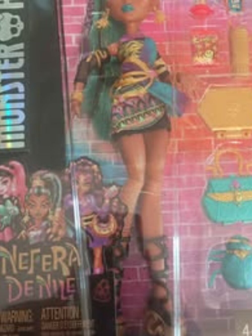 Monster High Nefera DeNile with Accessories NIB